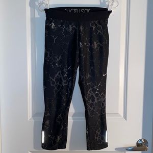 Nike Black Lightning Capri Leggings
